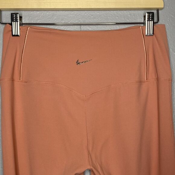 Nike Yoga Dri-Fit Dusty Rose Leggings Size Medium - Picture 2 of 8